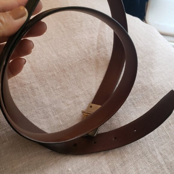 YSL Bla k Leather Belt with Gold Bu kle - Picture 5 of 8